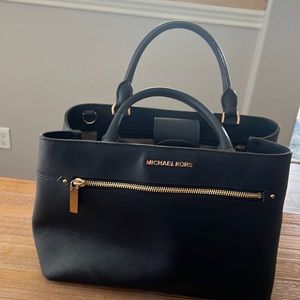 MICHAEL KORS HAILEE MEDIUM SATCHEL